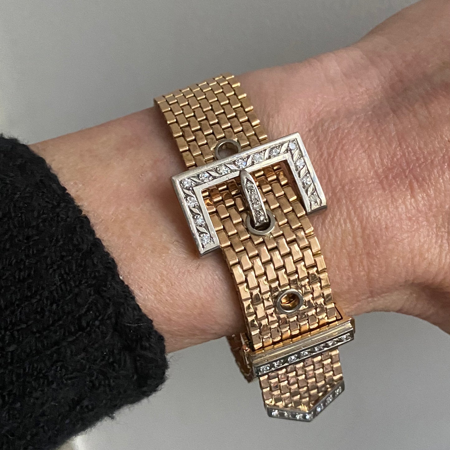 BUCKLE BRACELET