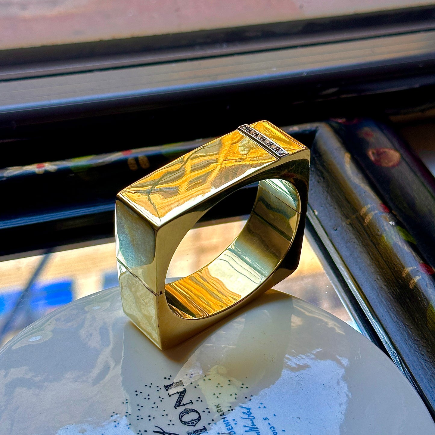 BRACELET