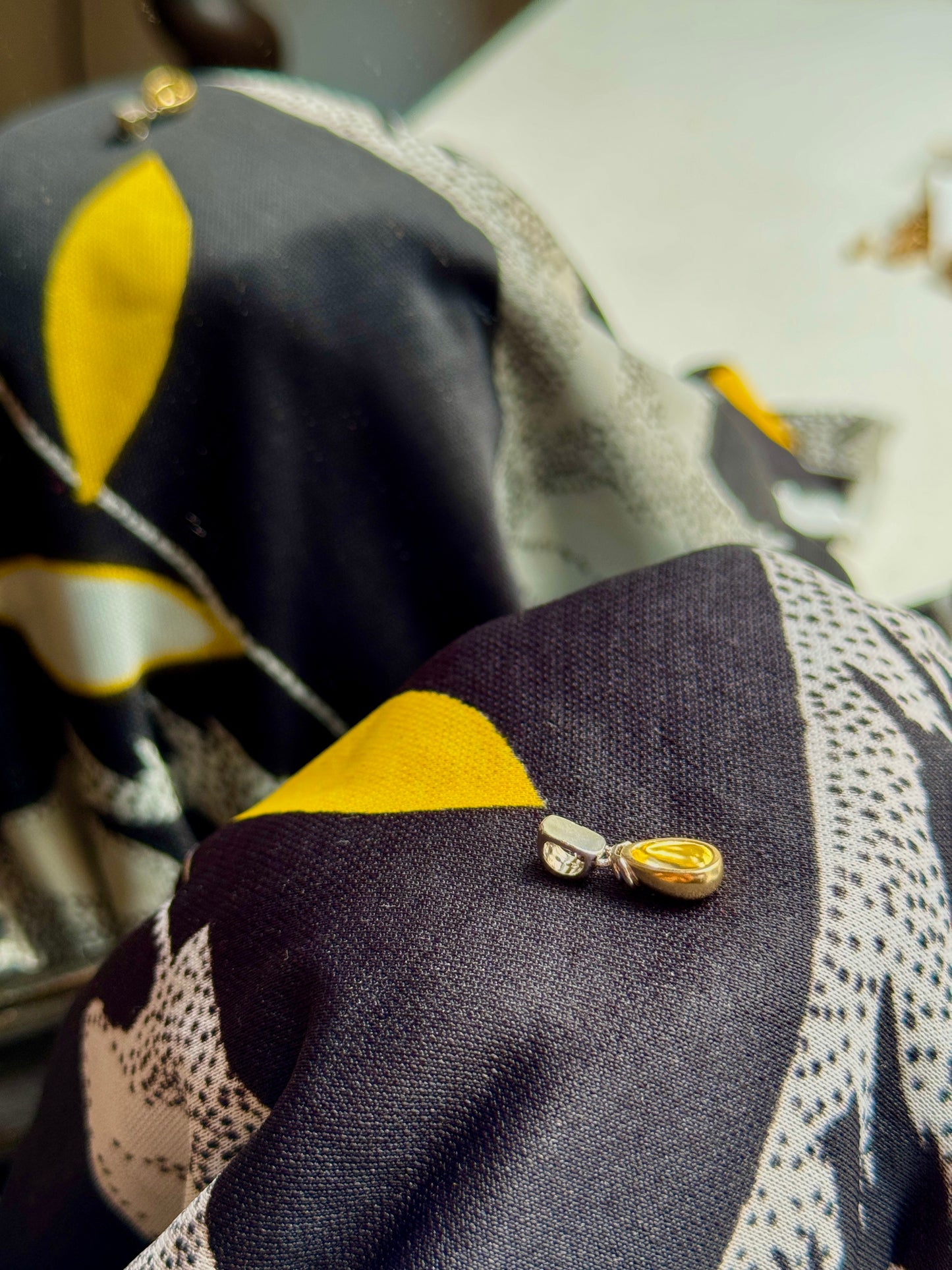 DIAMOND DROPLET PENDANT