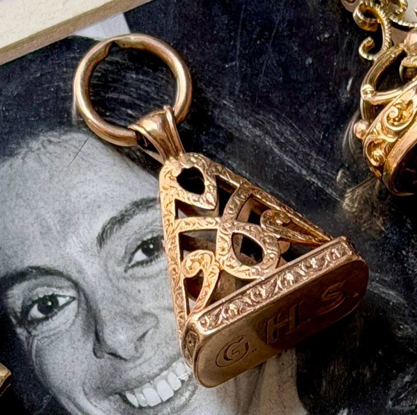XL CHARMS AND FOBS (JPRD)