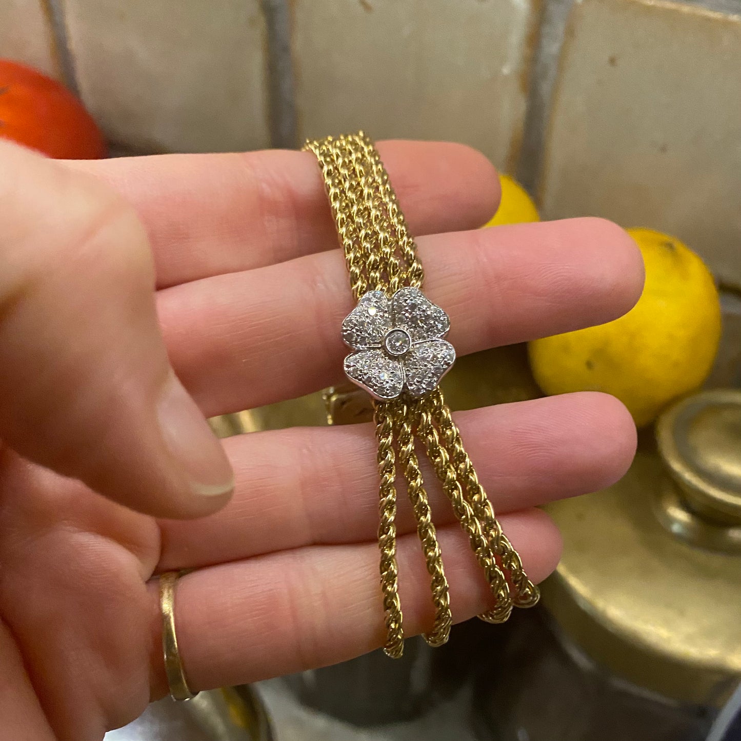 BRACELET