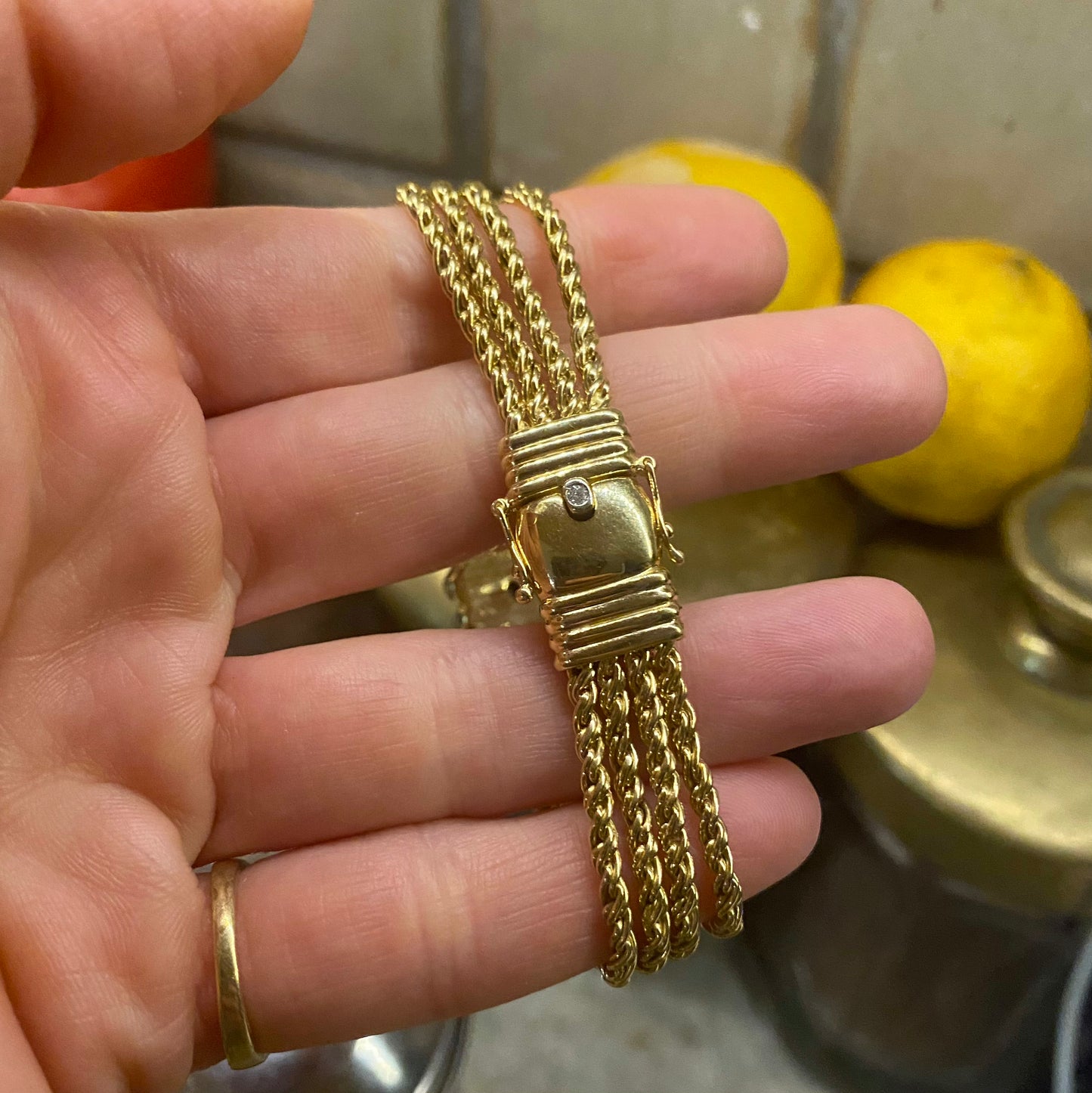 BRACELET