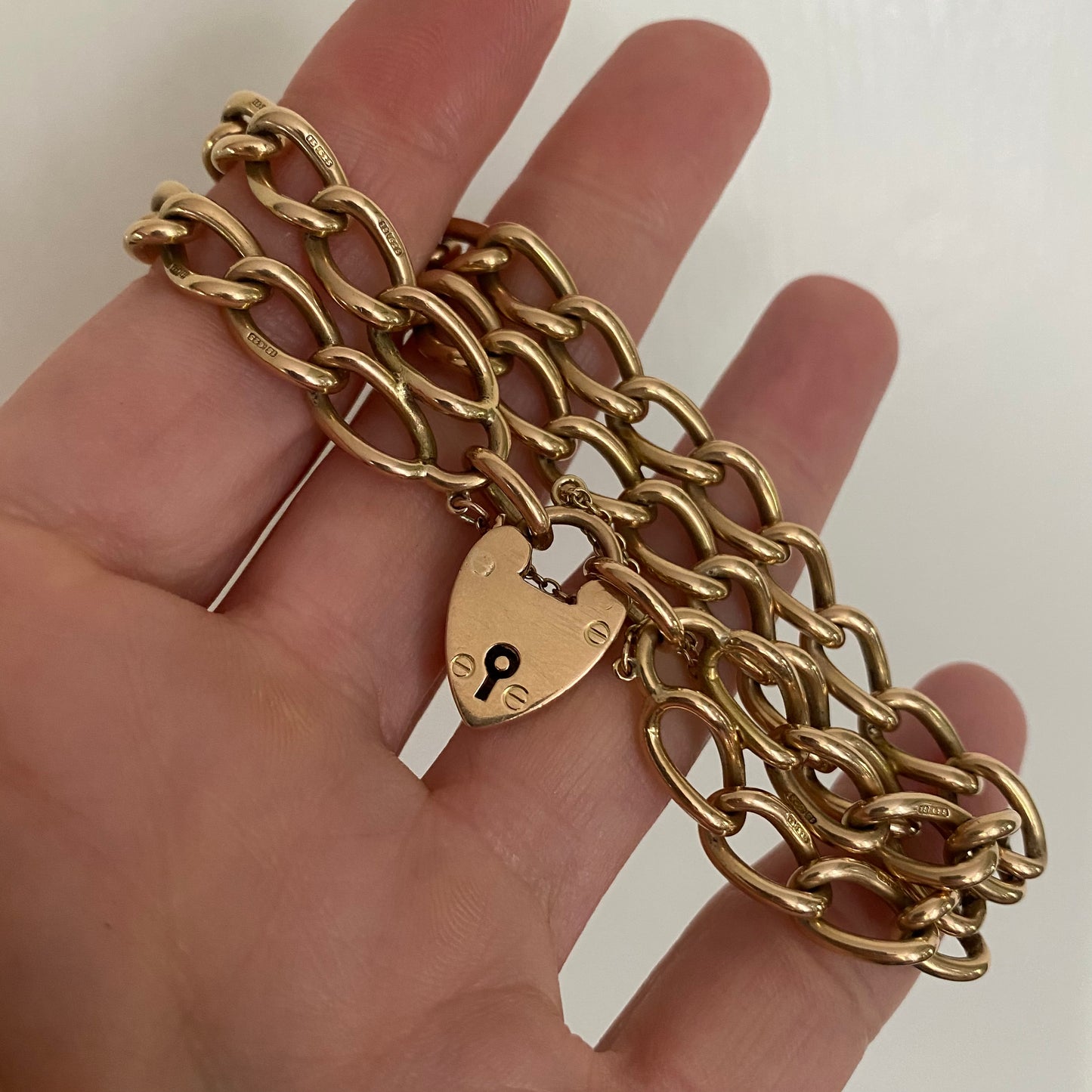 BRACELET