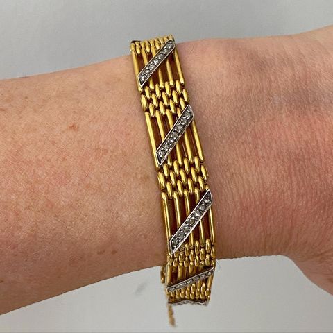 BRACELET