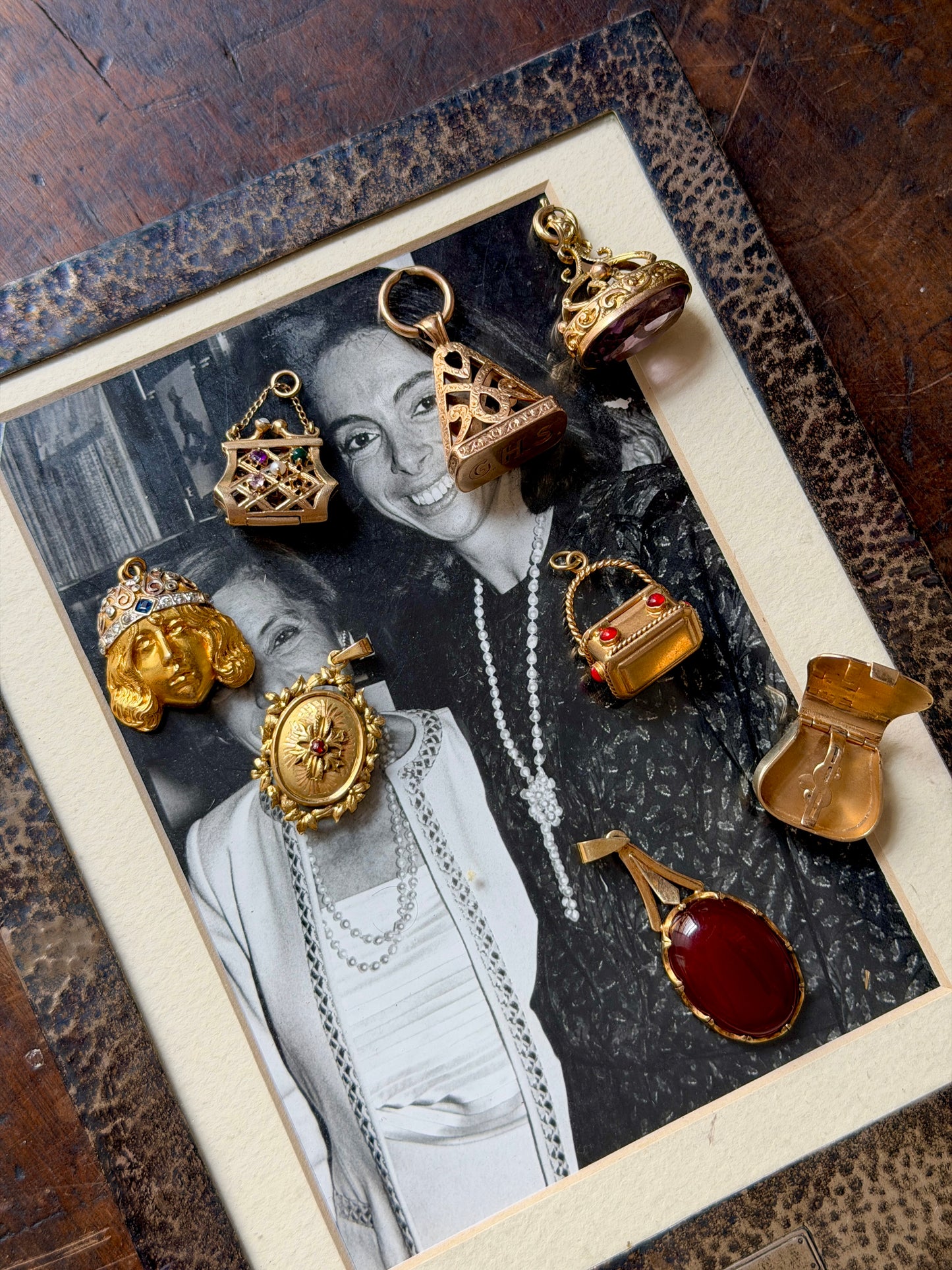 XL CHARMS AND FOBS (JPRD)