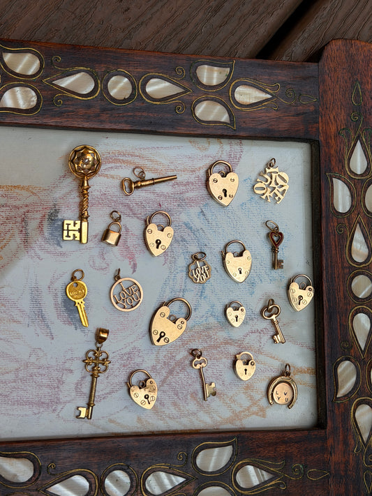 PADLOCK HEARTS AND THEIR KEYS PENDANTS (JPRD)