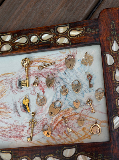 PADLOCK HEARTS AND THEIR KEYS PENDANTS (JPRD)