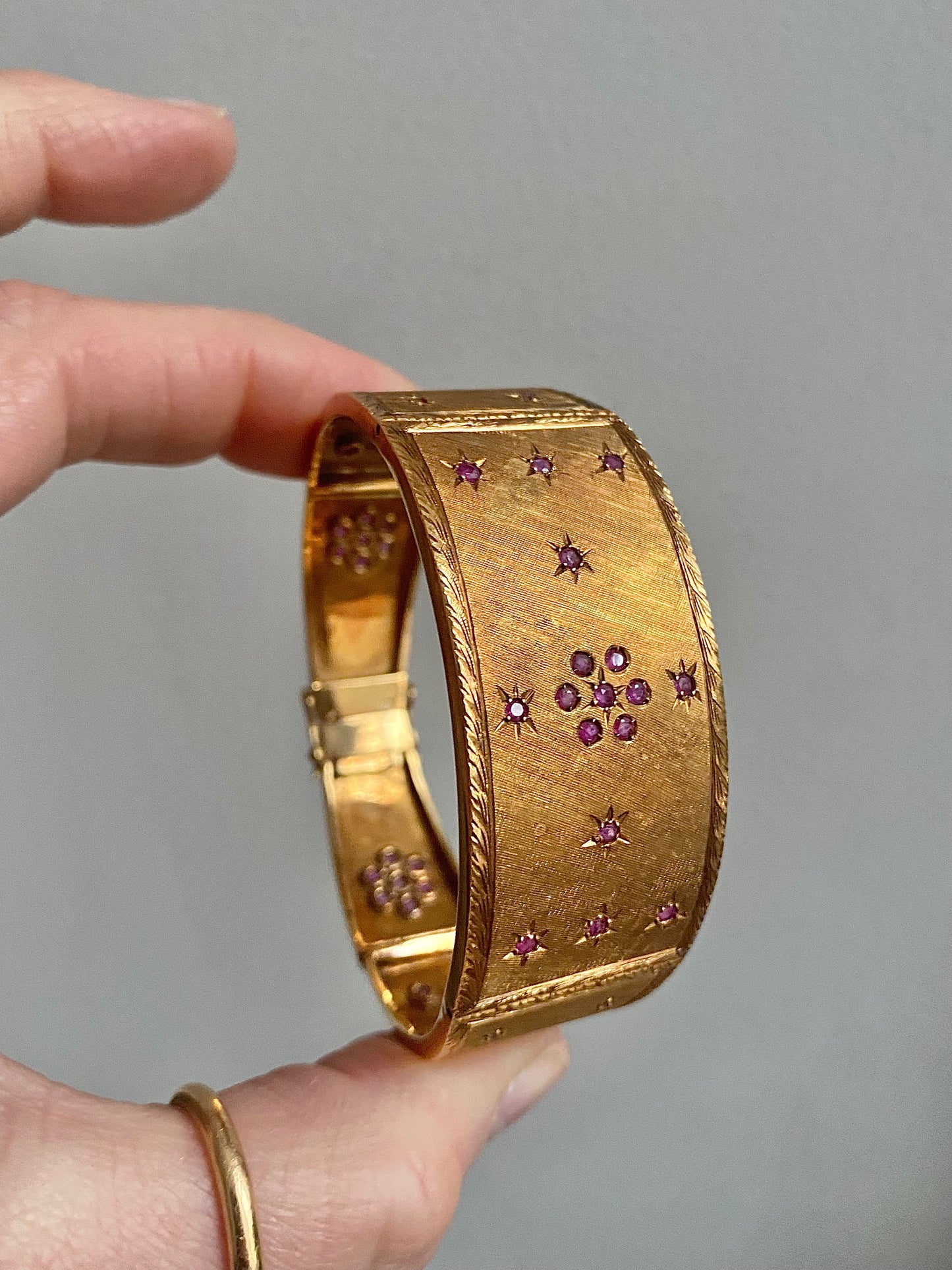 CUFF BRACELET