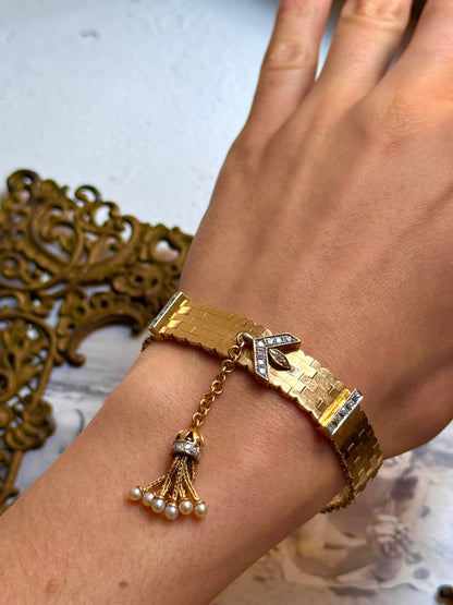 BRACELET