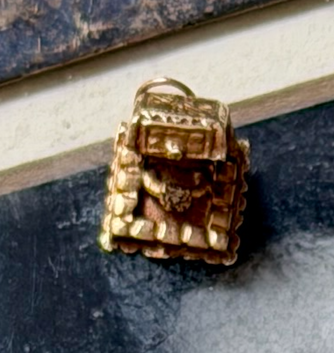 HOUSEHOLD ITEM CHARMS (JPRD)